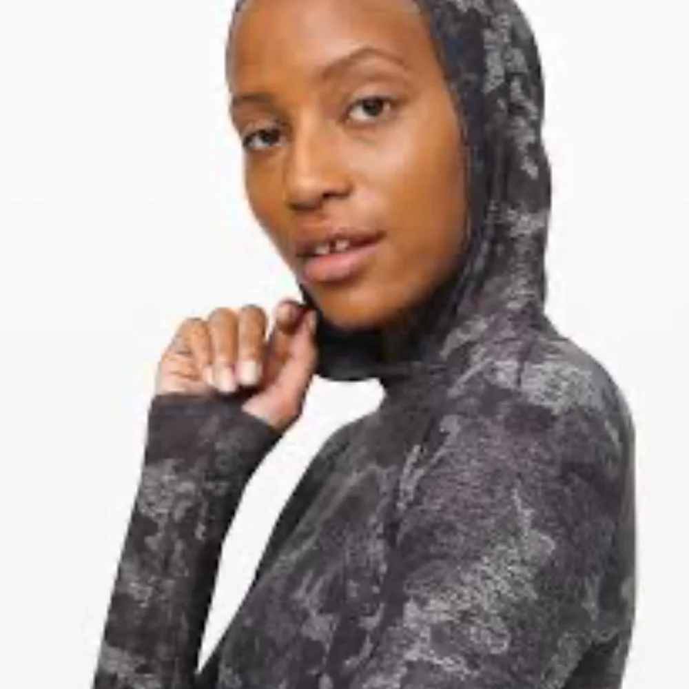 Lululemon Pullover with Hood 1/2 Zip Camo Size 4 - Picture 9 of 10